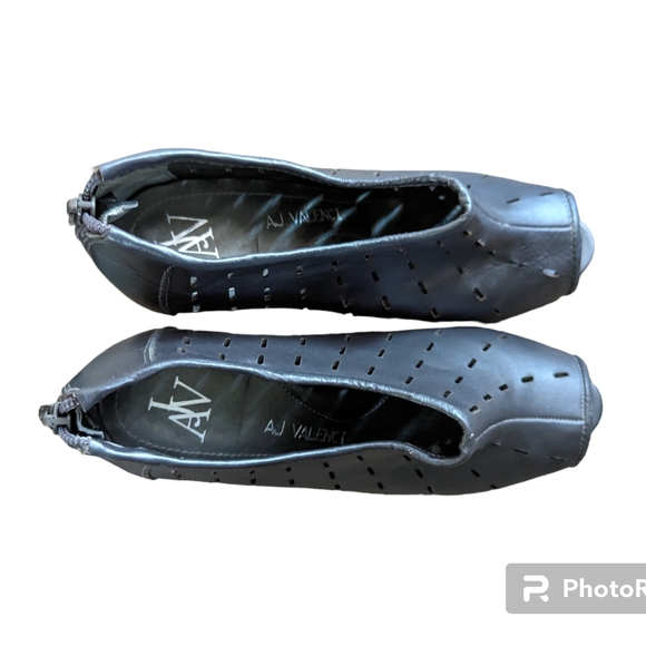 *AJ Valenci Gunmetal Grey Perforated Bootie Sz 9 - Picture 8 of 9